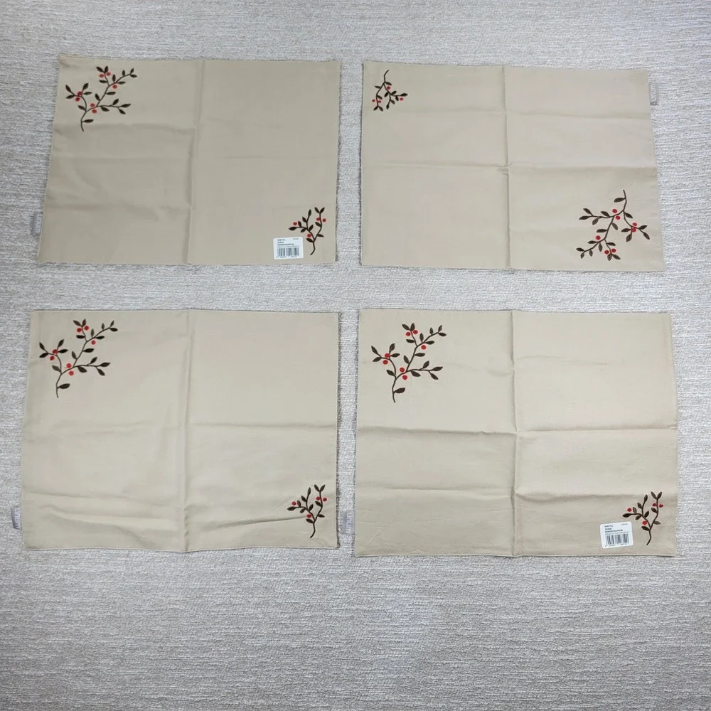 Linum Katarina Brieditis Mistel Placemats Set of 4 Beige Embroidered Christmas